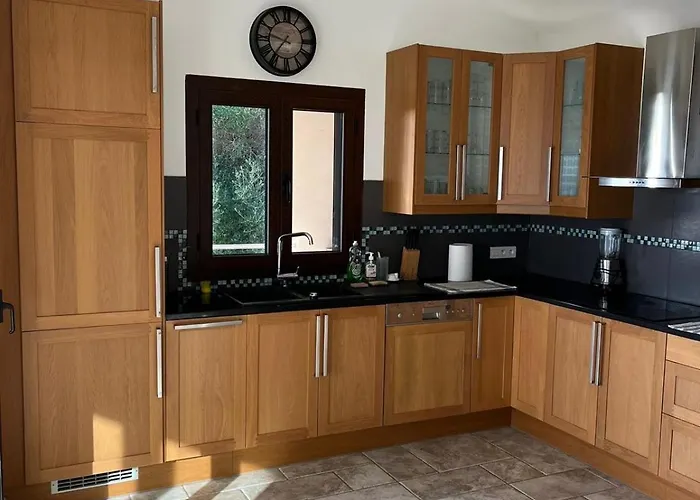 ヴィラ Avec Vue Et Piscine A Debordement *