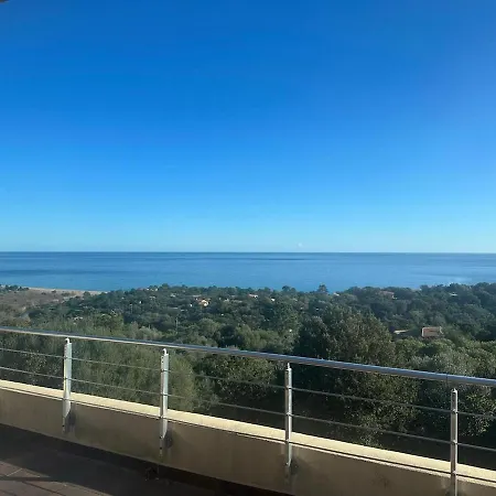 Villa Avec Vue Et Piscine A Debordement