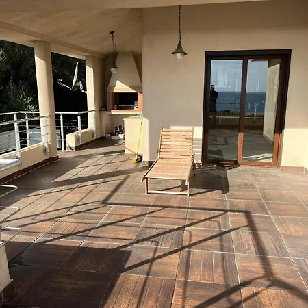 Avec Vue Et Piscine A Debordement * Zonza