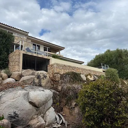 Avec Vue Et Piscine à Débordement *