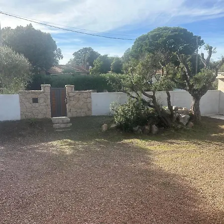 Villa Avec Vue Et Piscine à Débordement *