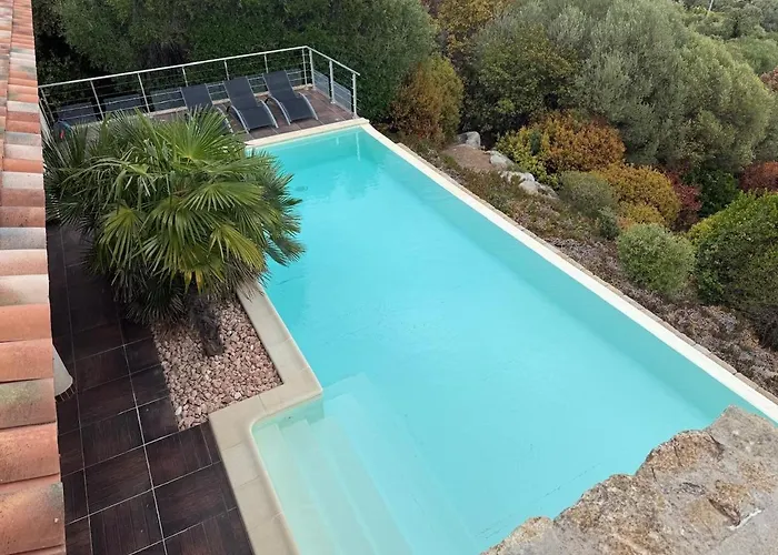 Avec Vue Et Piscine à Débordement Villa *