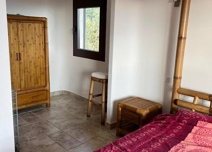 Avec Vue Et Piscine à Débordement Villa *