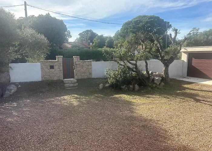 Villa Avec Vue Et Piscine à Débordement *